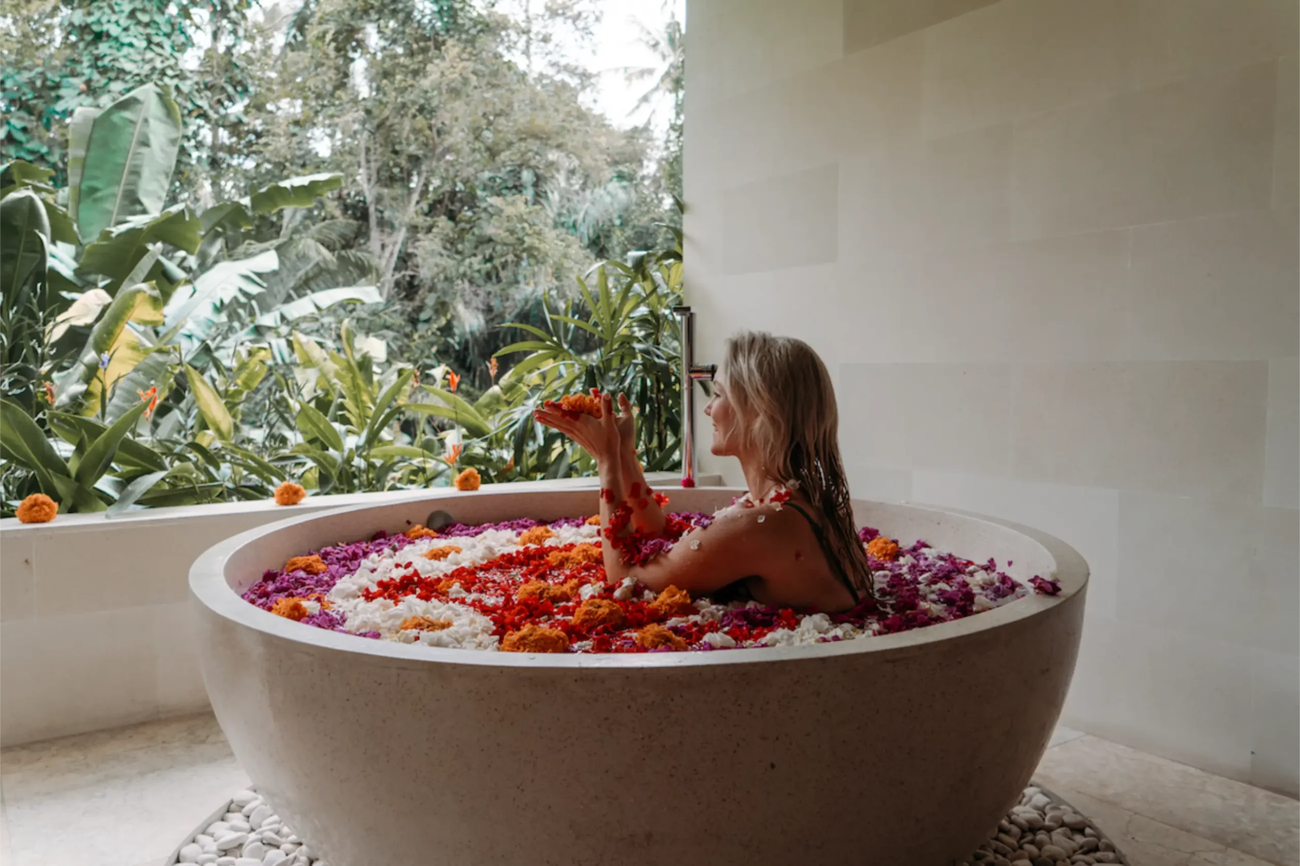 bali-yoga-retreat_flowerbath-002